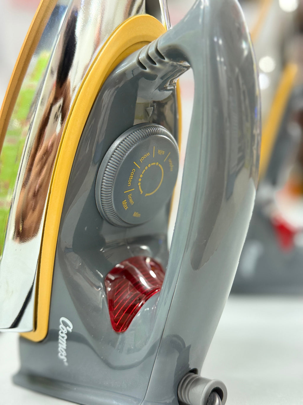 Cosmos Premium Non-Stick Dry Iron