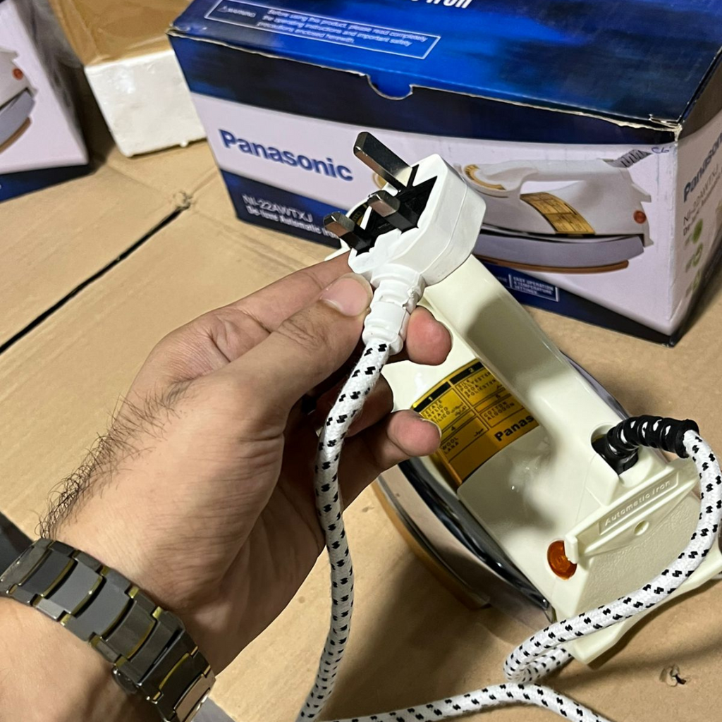 Japan Imported, Panasonic Dry Iron 1000W - Non-Stick Soleplate, Swivel Cord