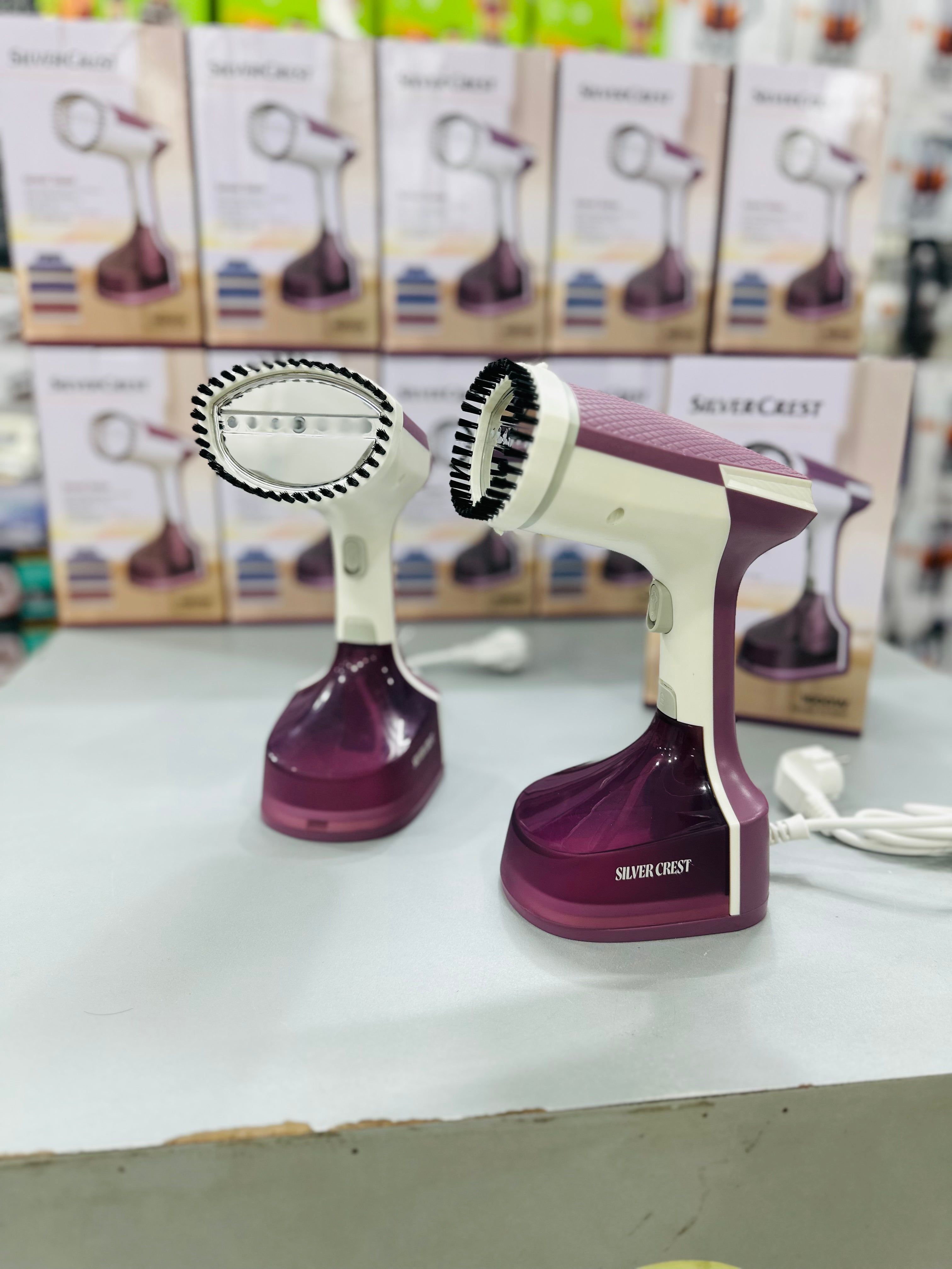 Portable Vertical Steam Iron – Cleans and Disinfects 1600 watts